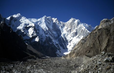 Kunyang Chhish 7852 m