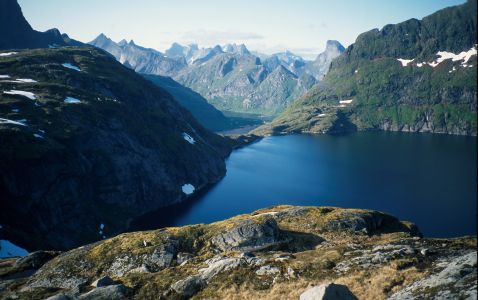 Jezero Tennesvatnet nad Forsfjorden