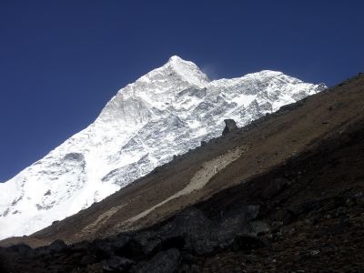 První pohled na Makalu