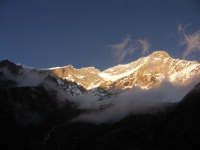 Západ slunce v západní stěně Dhaulagiri
