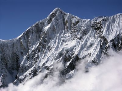 Neustále měnící se pohledy na Tukuche Peak.