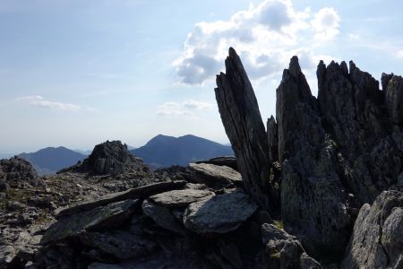 Pohled z tisícovky Glyder Fawr směrem ke Snowdonu