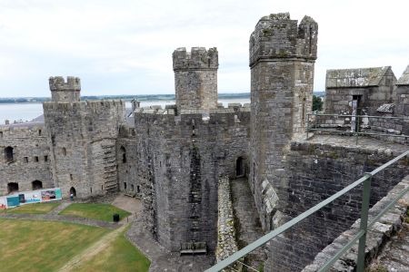 Caernarfon - věžařská bomba