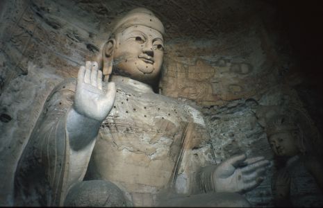 Datong (Ta Tchung) - Buddha ve skalním chrámu