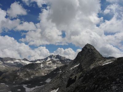 Udělalo se nádherně - pod fotogenickými mráčky Hochalmspitze