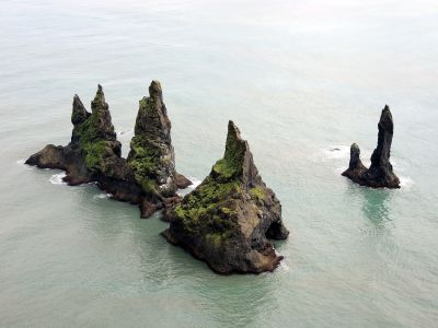 Reynisdrangar - skály trollů u Víku