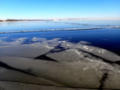 Zamrzlé kry jako na Balatonu