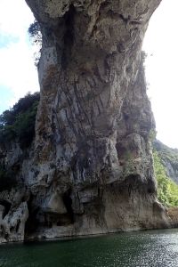 Pod skalním mostem Pont d'Arc
