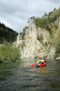 Pod sopečnými skalami v údolí Allieru