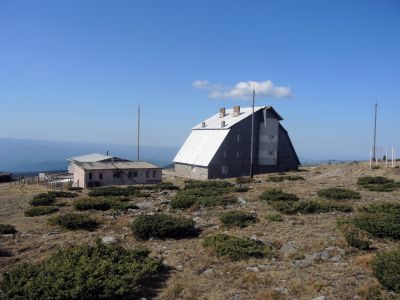 Chata a obervatoř na hoře Rățițiș (2021 m)