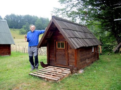 U Đurđevića Tara Mostu jsme bydleli v miniaturních boudičkách