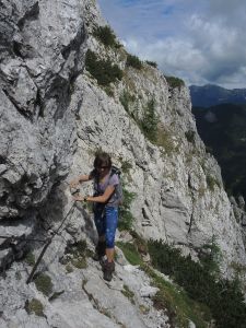 Kamila ve Via feratě na Storžič - Pot skozi Žrelo