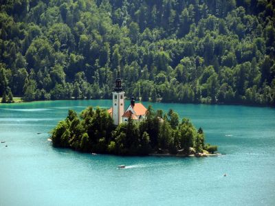 Ostrůvek v jezeře Bled