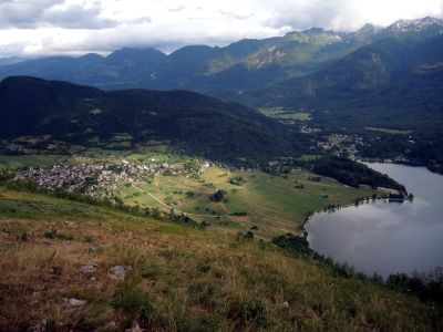 Sestupujeme k Bohinjskému jezeru