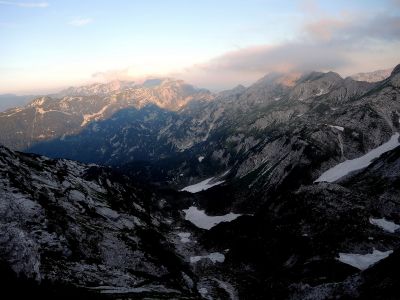 Večerní atmosféra pod vrcholem Bohinjského Migovce