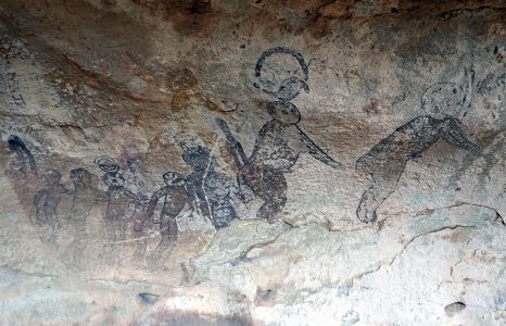 Kosmonauti na stěně u skalního mostu Shepherds Fresco Arch 