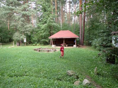 Odpočívadlo u jednoho z rybníků na cyklostezce