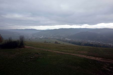 Turzovka a údolí Kysuce pod temnými mraky