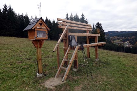 Vyhliadková lavička nad Korňou