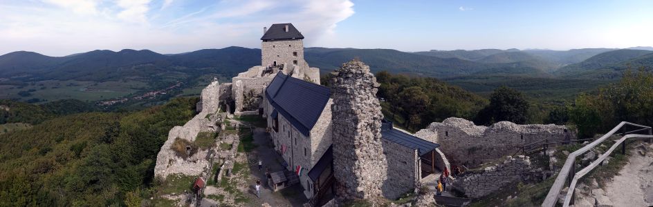 Panorama hradu Regéc