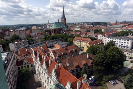 Pohled z věže zámku na katedrálu