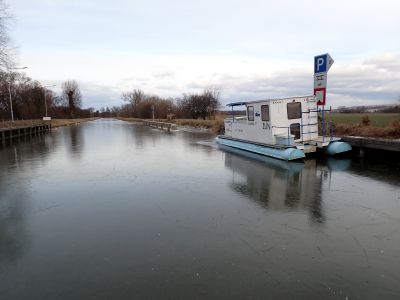 V blízkosti zdymadel je krásný led.