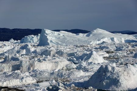 Toto není ledovec, ale kry plující po mořské vodě!