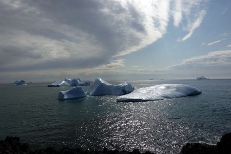 Na co se má člověk dívat dřív - na skály nebo na ledové kry?