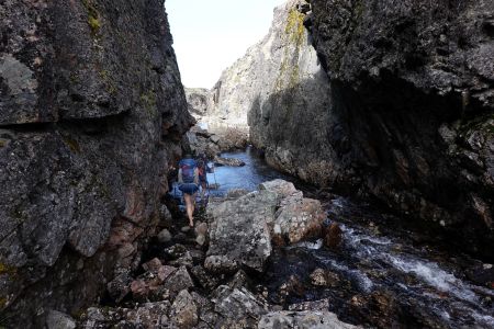 Komáři nám žrali holé nohy.