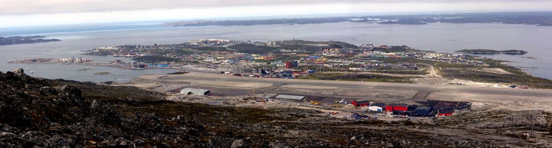 Panorama Nuuku z Quassussuaqu