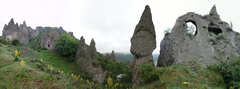 Věžičky ze sopečných hornin mají v Gorisu neuvěřitelné tvary.
