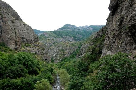 Trek kaňonem řeky Vorotan patří k nejhezčím v Arménii.