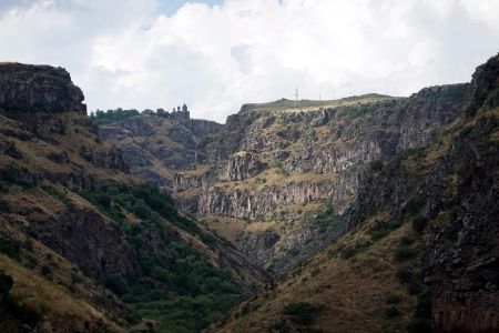 Naším cílem byl klášter Saghmosavank.
