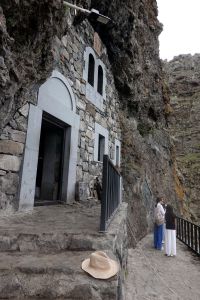 Od jeskynního kostela Svaté Barbory jsme vystupovali na sopku Ara.