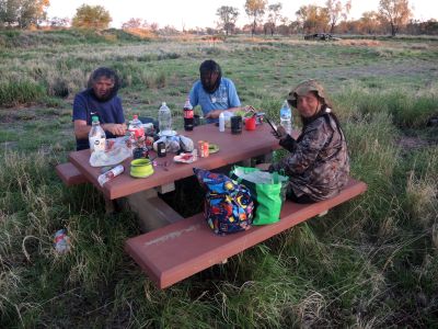 Několikrát jsme stanovali v opuštěných kempech. Otravovali tu malé mouchy, které prý v květnu mizí.