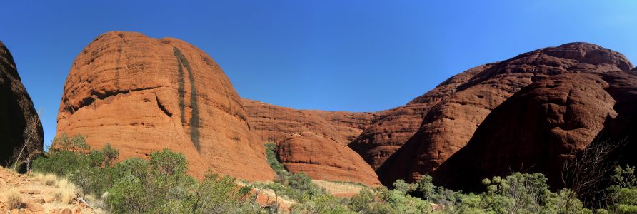 Na překrásném treku v Kata Tjuta - Valley of the Winds (Údolí větru).