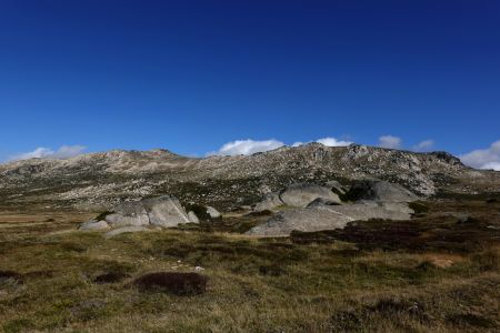 Začínáme stoupat na Mount Kosciuszko.