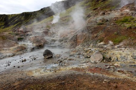 Kouřící údolí Reykjadalur