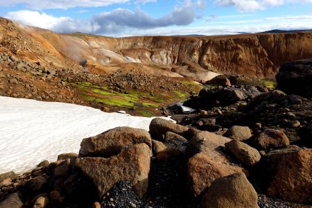 Neuvěřitelně barevná krajina Pohoří čarodějnic