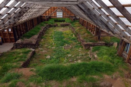 Farma Stöng byla zničena erupcí Hekly v roce 1106.