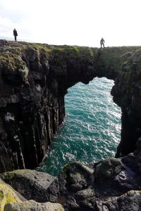 Skalní most v Arnarstapi.