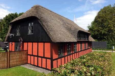 Další krásná došková chaloupka.