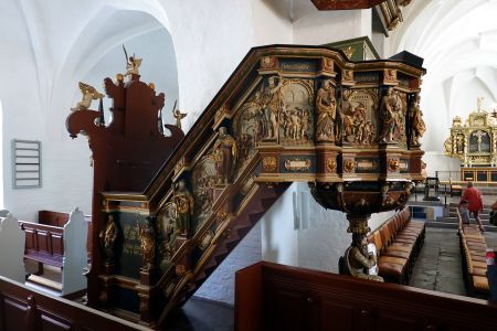 Krásná kazatelna v Budolfi Kirke