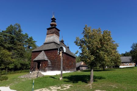 Řeckokatolický kostel sv. Michaela Archanděla z Matisové - nyní je chloubou skanzenu.