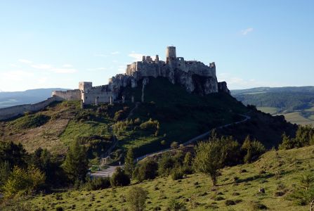 Spišský hrad z cesty na Dreveník