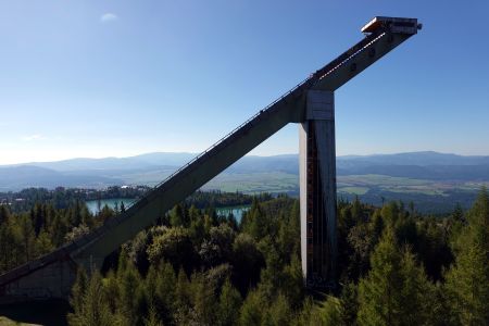 Velký můstek z věže malého.