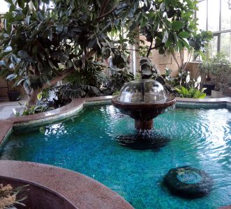 Večer jsme si stihli prohlédnout jen zámeckou oranžérii.