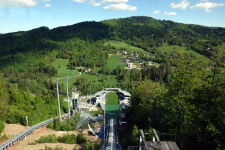 Pohled z věže můstku.