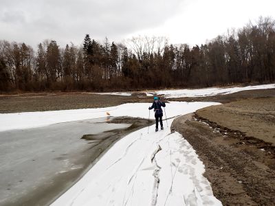 e lepší jízda po šikmé náledi?