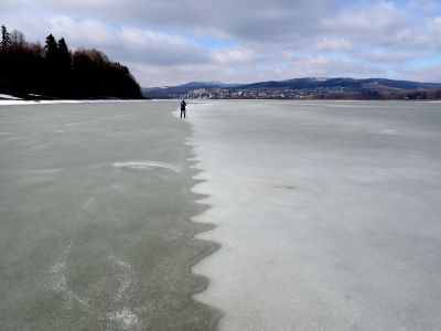 Kdo nakreslil hranici mezi dvěma druhy ledu?